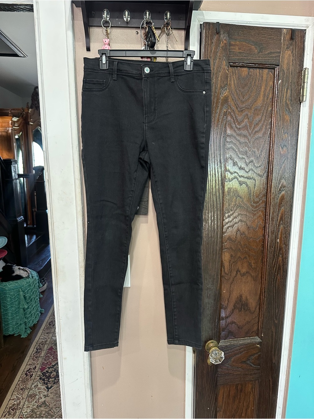 Women's Black Skinny Stretch Jeans - waist size 32
